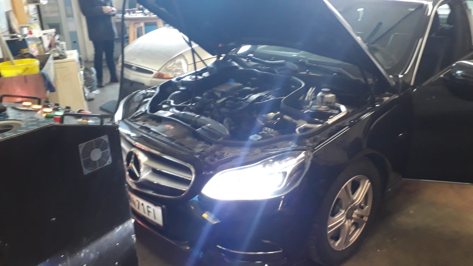 Mercedes B Klasse - Motor Innenreiningung Wien